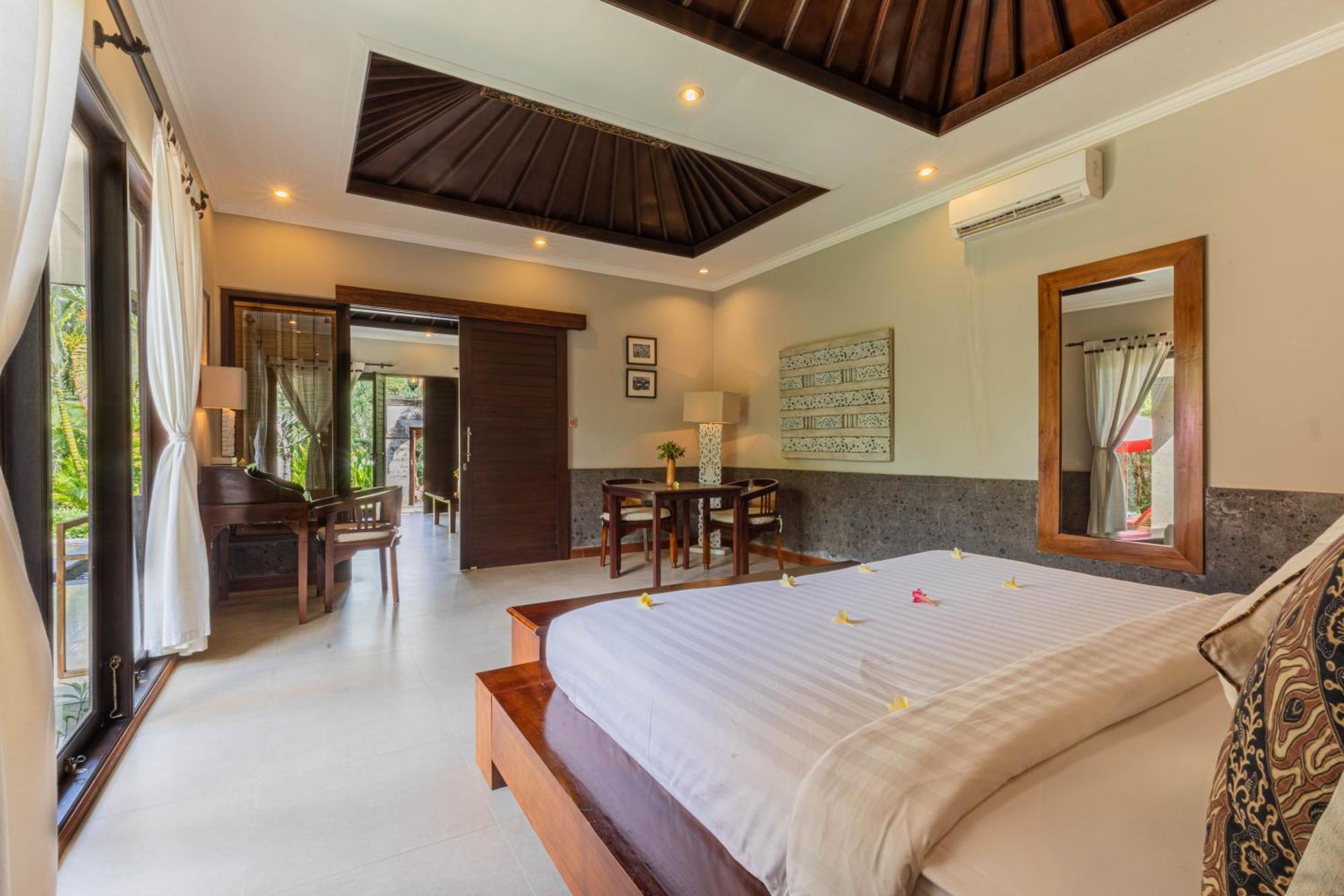 Suara Air Luxury Villa Ubud Room photo